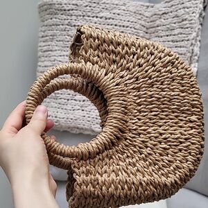 Straw handbag
